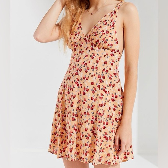 UO “Evelyn” Pale Orange and Red Floral Mini Dress - Picture 1 of 4